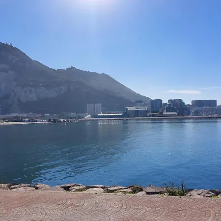 En Poniente בית נופש La Línea de la Concepción